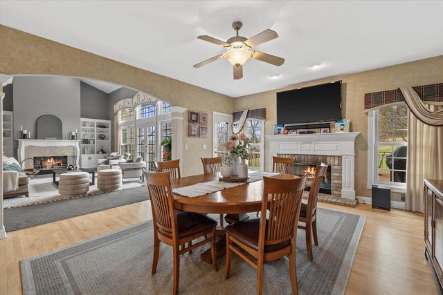 W282N4331 Somerset LANE, Pewaukee, WI 53072