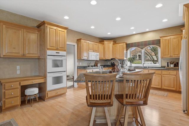 W282N4331 Somerset LANE, Pewaukee, WI 53072