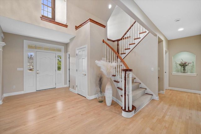 W282N4331 Somerset LANE, Pewaukee, WI 53072