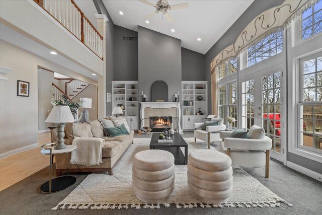 W282N4331 Somerset LANE, Pewaukee, WI 53072