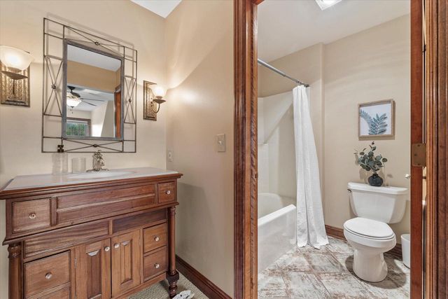 W282N4331 Somerset LANE, Pewaukee, WI 53072