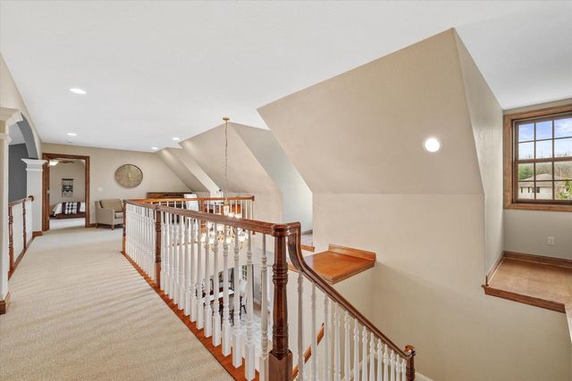 W282N4331 Somerset LANE, Pewaukee, WI 53072