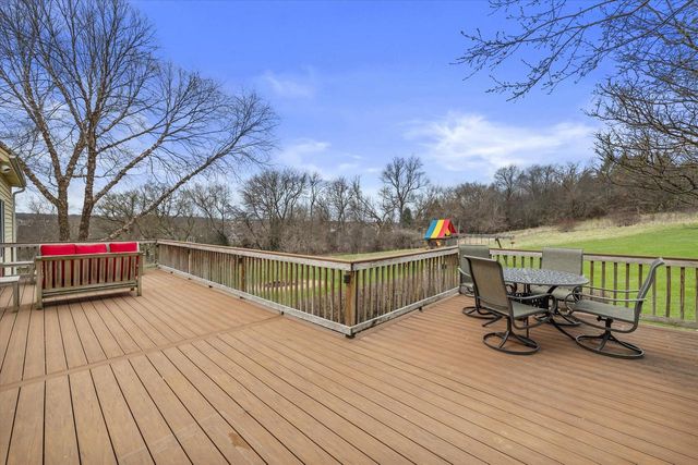 W282N4331 Somerset LANE, Pewaukee, WI 53072