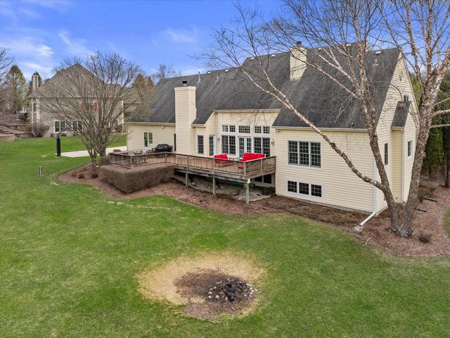 W282N4331 Somerset LANE, Pewaukee, WI 53072