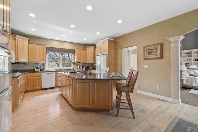 W282N4331 Somerset LANE, Pewaukee, WI 53072