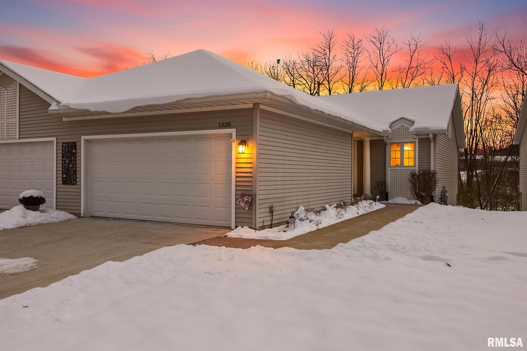 1320 W CRESS CREEK Court, Peoria, IL 61614