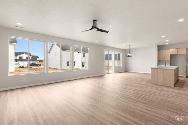 1742 Dyer St, Middleton, ID 83644