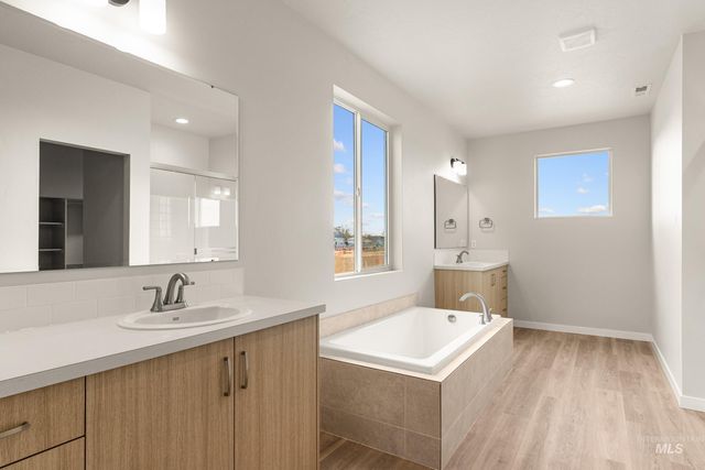 1742 Dyer St, Middleton, ID 83644