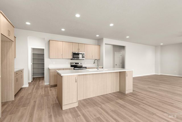 1742 Dyer St, Middleton, ID 83644
