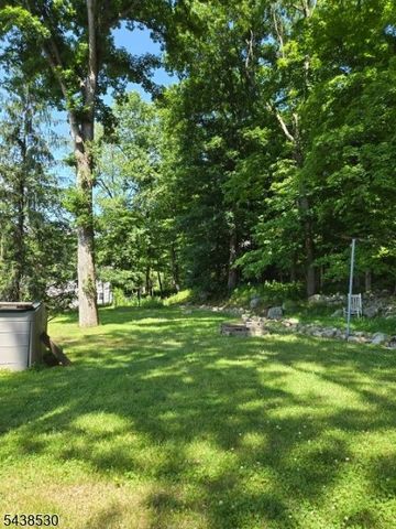 3 Carolina Ave, Jefferson Twp., NJ 07849