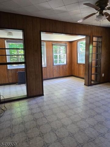3 Carolina Ave, Jefferson Twp., NJ 07849