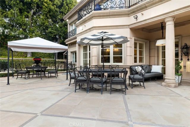 817 N Whittier Drive, Beverly Hills, CA 90210