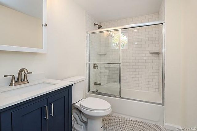 27 Potter Lane, Halesite, NY 11743