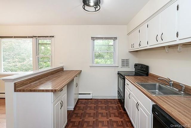 27 Potter Lane, Halesite, NY 11743