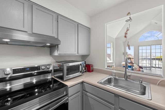 38 Rebecca Lane, San Francisco, CA 94124