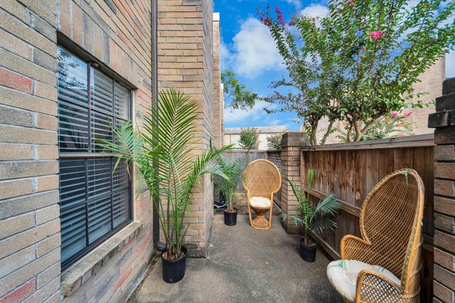 9850 Pagewood Lane 1304, Houston, TX 77042