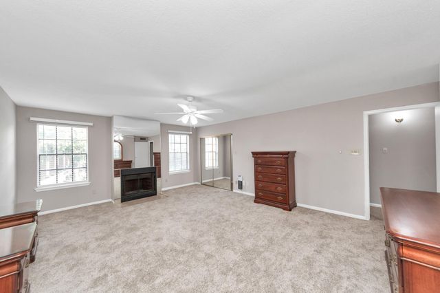 9850 Pagewood Lane 1304, Houston, TX 77042