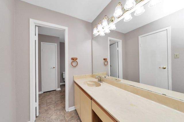 9850 Pagewood Lane 1304, Houston, TX 77042