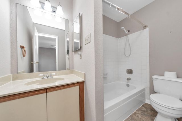 9850 Pagewood Lane 1304, Houston, TX 77042