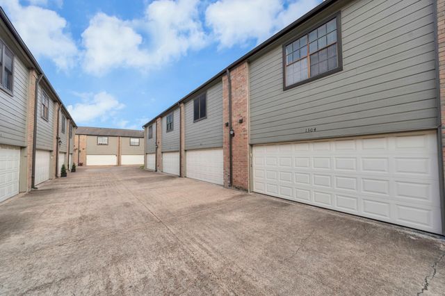 9850 Pagewood Lane 1304, Houston, TX 77042