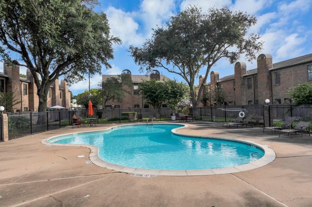 9850 Pagewood Lane 1304, Houston, TX 77042
