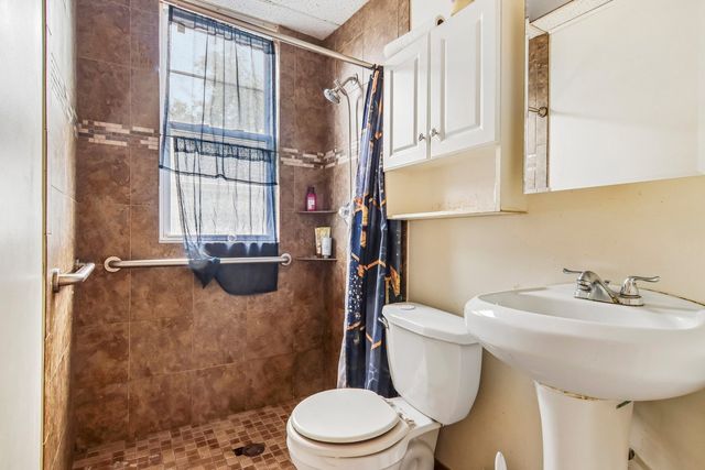 9605 S Winston Avenue, Chicago, IL 60643
