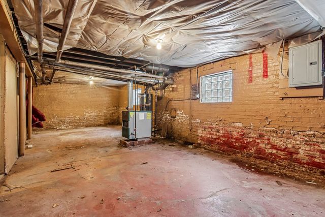 9605 S Winston Avenue, Chicago, IL 60643