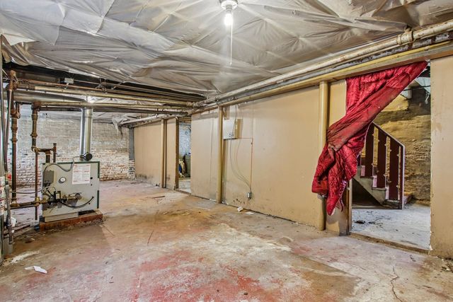 9605 S Winston Avenue, Chicago, IL 60643
