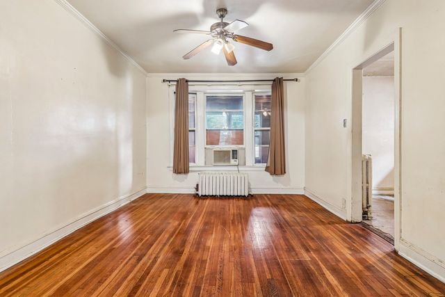 9605 S Winston Avenue, Chicago, IL 60643