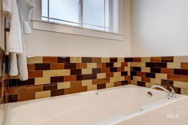 5855 W Farm Market Rd, Boise, ID 83714