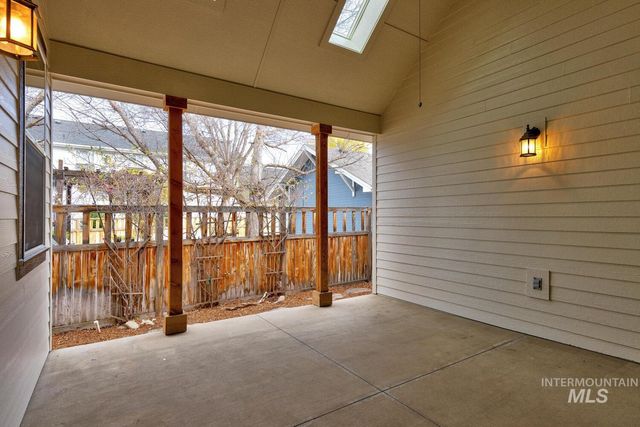 5855 W Farm Market Rd, Boise, ID 83714