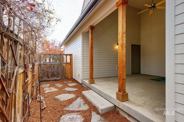 5855 W Farm Market Rd, Boise, ID 83714