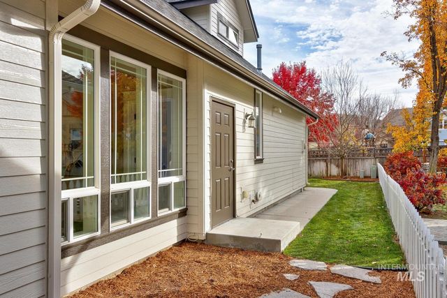 5855 W Farm Market Rd, Boise, ID 83714