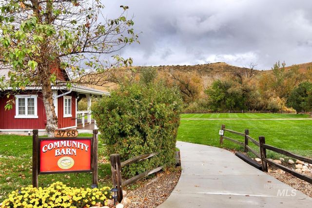 5855 W Farm Market Rd, Boise, ID 83714