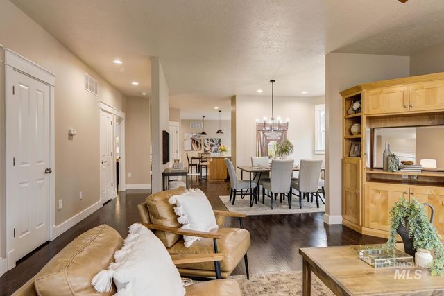 5855 W Farm Market Rd, Boise, ID 83714