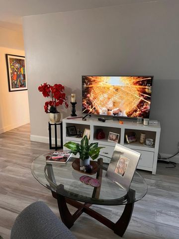 2131 NE 1ST Court 203, Boynton Beach, FL 33435