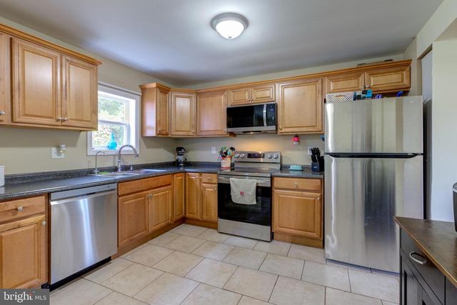 5745 2ND ST, Mays Landing, NJ 08330