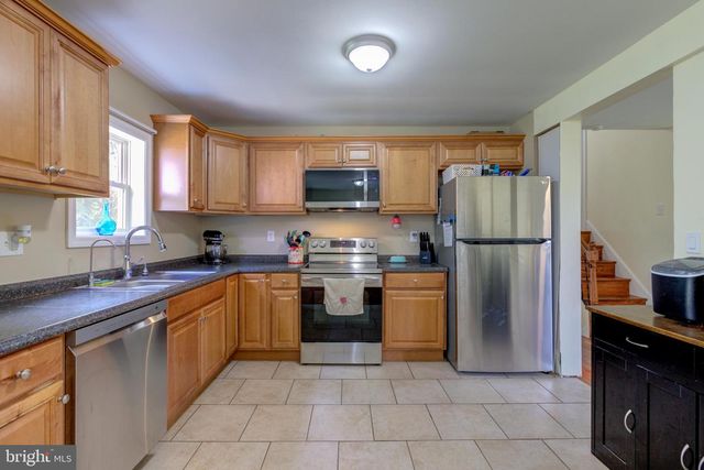 5745 2ND ST, Mays Landing, NJ 08330