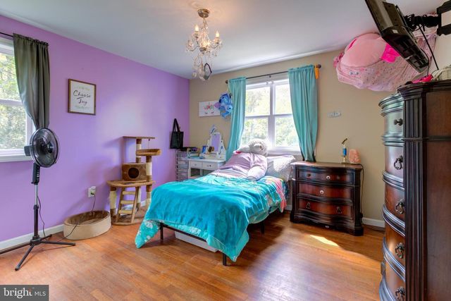 5745 2ND ST, Mays Landing, NJ 08330