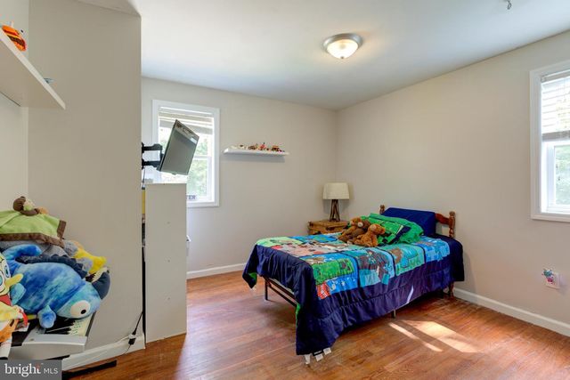 5745 2ND ST, Mays Landing, NJ 08330