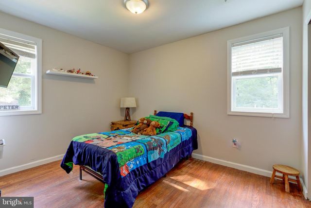 5745 2ND ST, Mays Landing, NJ 08330