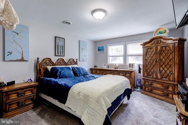 5745 2ND ST, Mays Landing, NJ 08330
