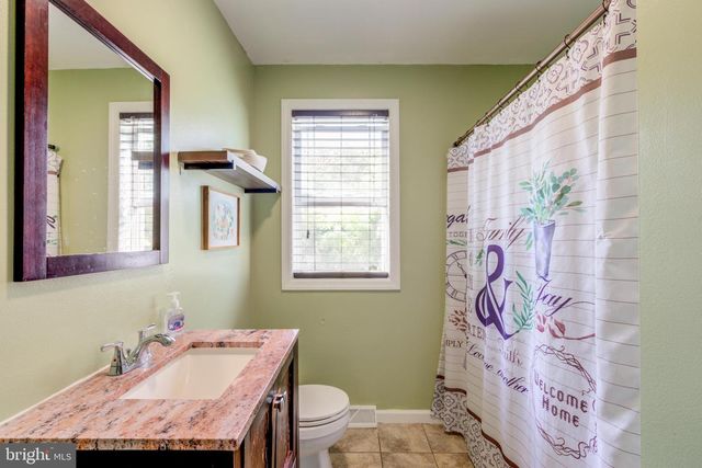 5745 2ND ST, Mays Landing, NJ 08330