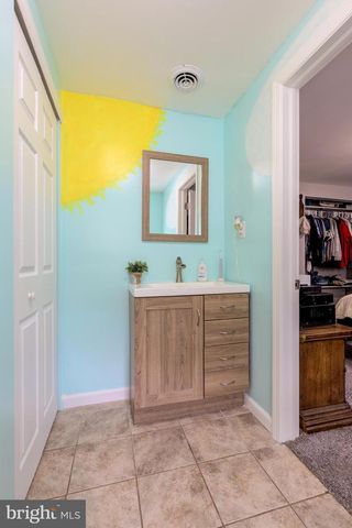 5745 2ND ST, Mays Landing, NJ 08330