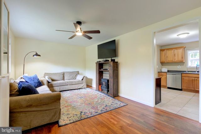 5745 2ND ST, Mays Landing, NJ 08330