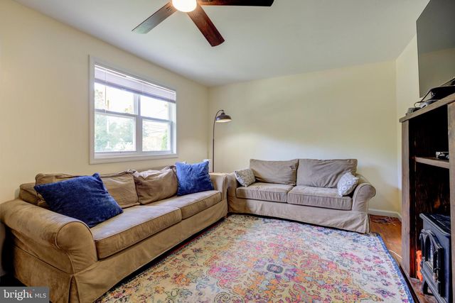 5745 2ND ST, Mays Landing, NJ 08330