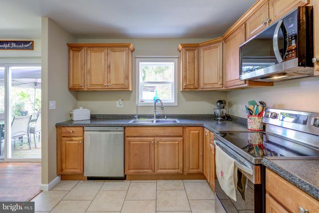 5745 2ND ST, Mays Landing, NJ 08330