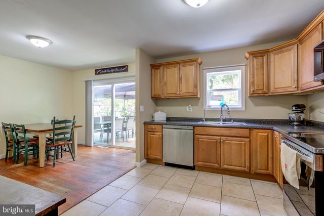 5745 2ND ST, Mays Landing, NJ 08330