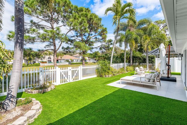 1123 Canoe Point, Delray Beach, FL 33444