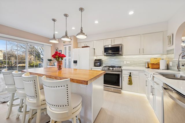 1301 Filly Lane, Bartlett, IL 60103